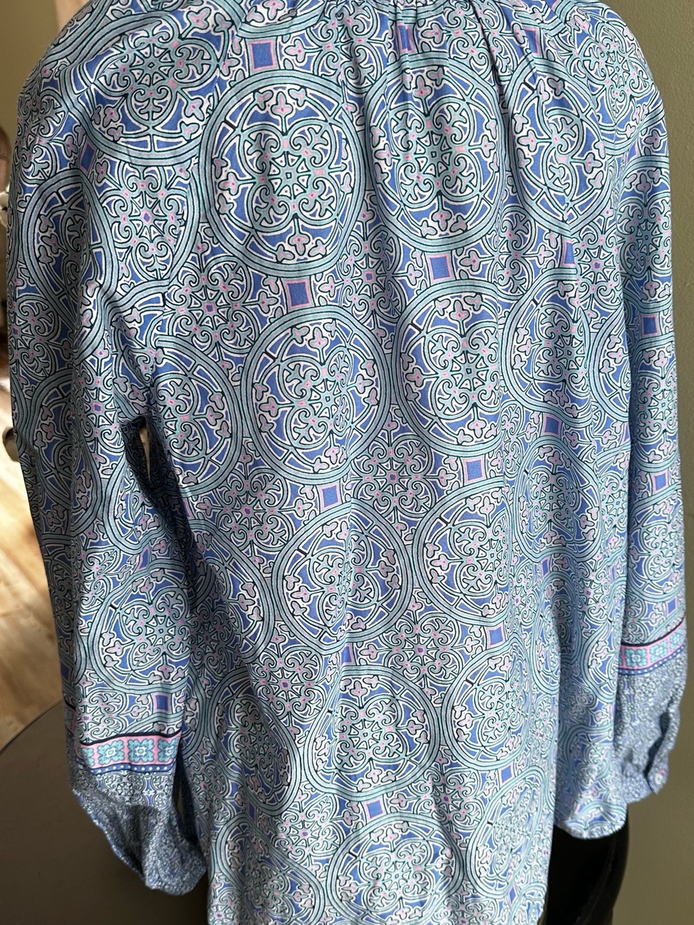 Talbots Blue and Pink Medallion Print Peasant Top -L - Picture 2 of 11